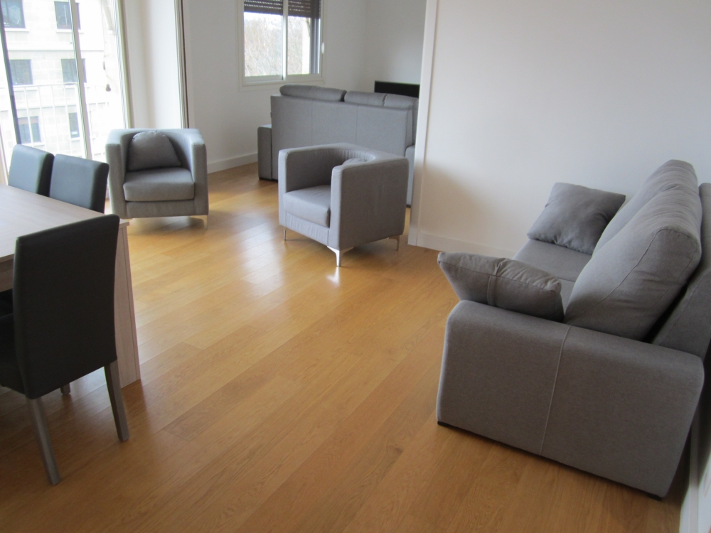 Installation Homat : Long term furniture rental in an empty house